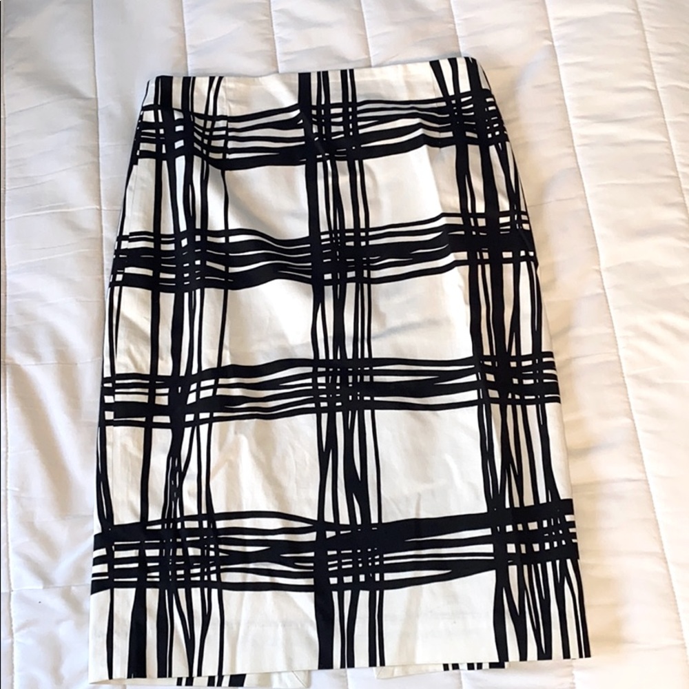 Express pencil skirt, fully lined, size 4